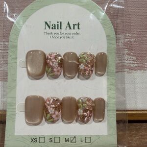 Floral Nail Art Set with Glitter Accents size medium